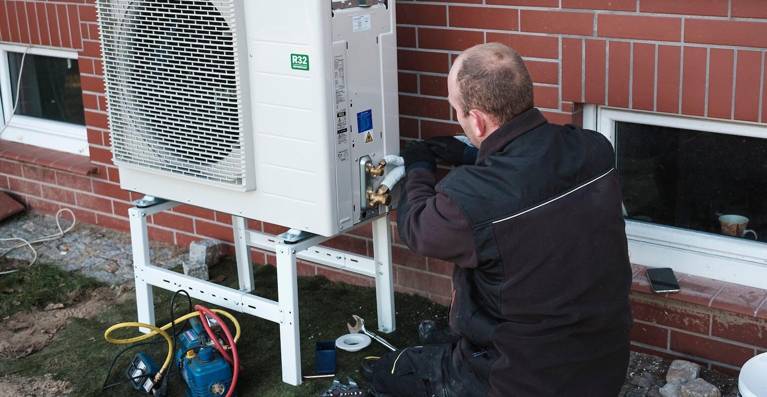 Installing a heat pump in a single-family house, December 2021.