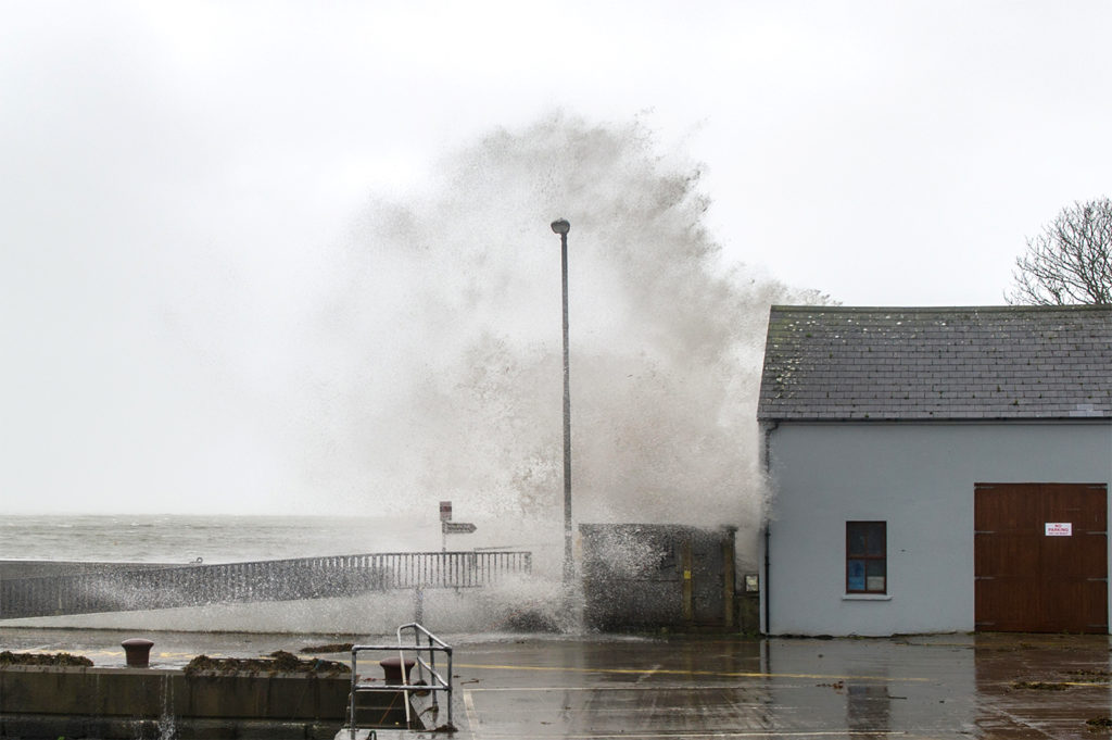 Ex-Hurricane Ophelia hits Schull, Ireland with winds of 80kmh and gusts of 130kmh, 16 Oct 2017. Credit: Andy Gibson/Alamy Live News.